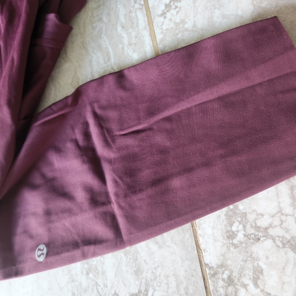 Lululemon leggings 💜 - Picture 3 of 7